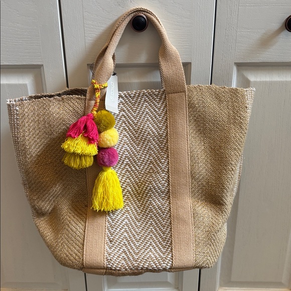 NEW Chico’s Woven Metallic Straw Tote Beach Bag Pom Tassel Large Natural Chevron - Picture 1 of 6